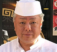 揚井 忠明氏
